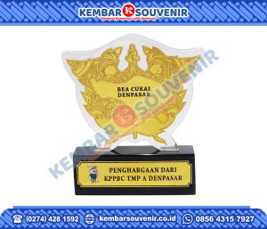 Contoh Piala Dari Akrilik DPRD Kota Ambon