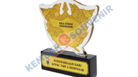 Plakat Piagam Penghargaan DPRD Kabupaten Sumba Tengah