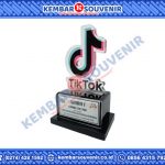 Piala Bahan Akrilik Sekolah Tinggi Ilmu Ekonomi PGRI Sukabumi