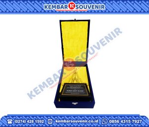 Souvenir Wayang Perak Kabupaten Melawi