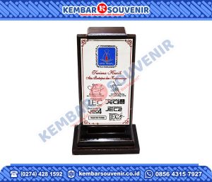 Trophy Acrylic Indopoly Swakarsa Industry Tbk