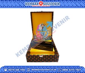 Souvenir Wayang Perak Kabupaten Nias Barat