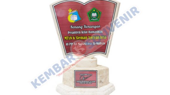 Jenis Model Plakat DPRD Kabupaten Sleman