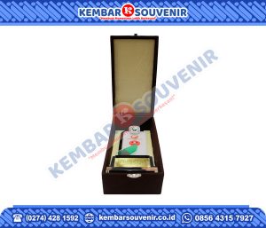 Piala Dari Akrilik Universitas Mochammad Sroedji