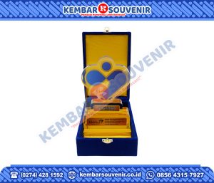 Souvenir Acara Seminar Pemerintah Kabupaten Puncak Jaya