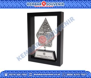Model Piala Akrilik Pemerintah Kabupaten Banggai